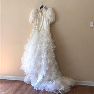 Beautiful Gloria Vanderbilt Size 16 Wedding Dress